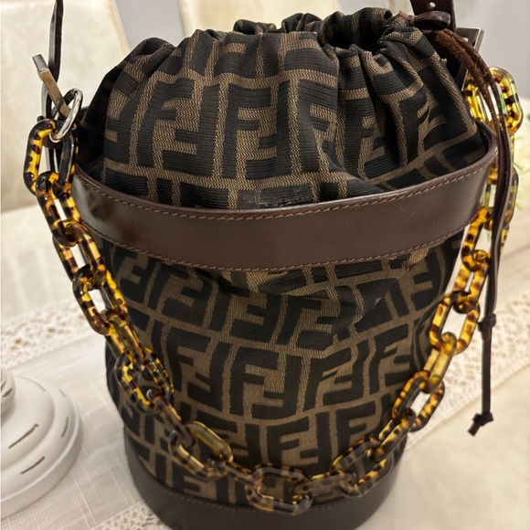 Fendi vintage bucket bag. Great condition. No recepit - Picture 1 of 8
